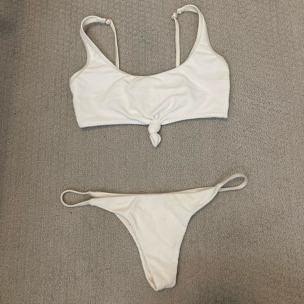 Frankie’s bikinis white full set